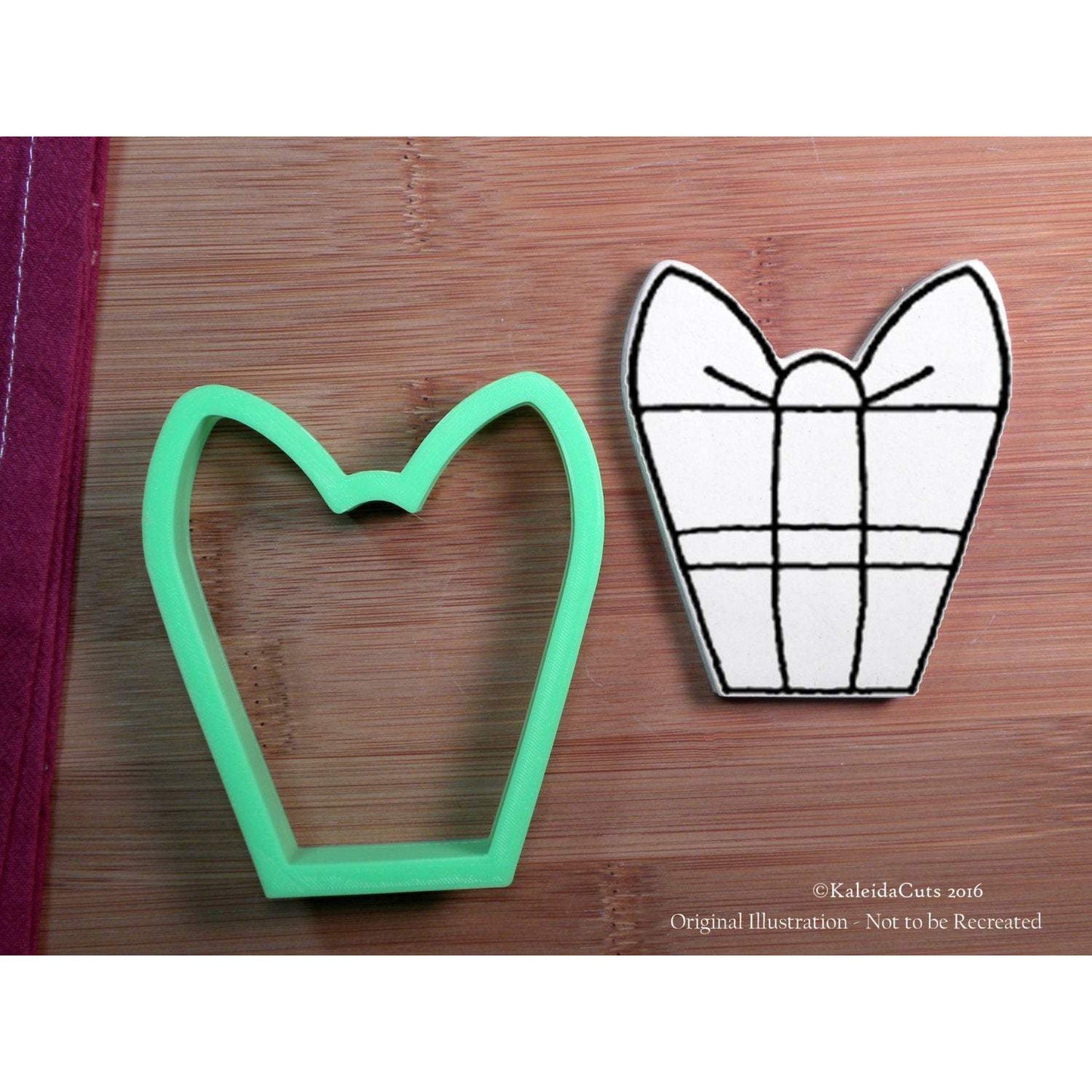 Present 2 Cookie Cutter